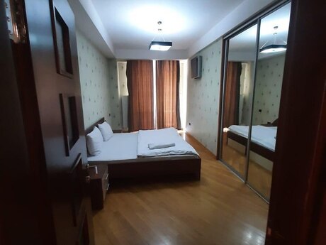 4-room apartment for rent, 211 m², Sahil: 2 500 ₼/mo 5