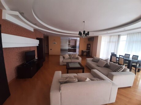 4-room apartment for rent, 211 m², Sahil: 2 500 ₼/mo 2