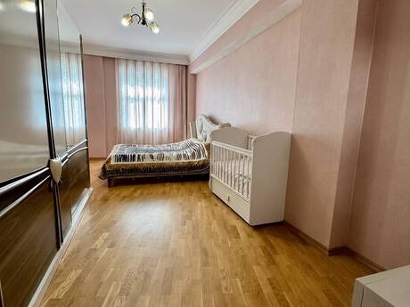 4-room apartment, 180 m², Azadlıq Prospekti: 400 000 ₼ 3