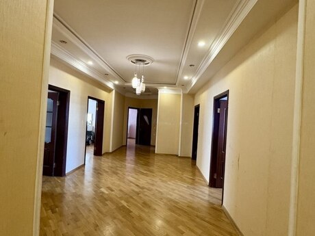 4-room apartment, 180 m², Azadlıq Prospekti: 400 000 ₼ 5