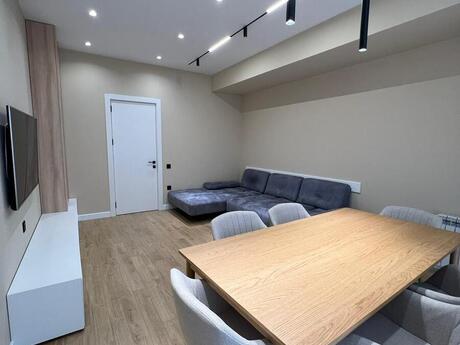 4-комн. новостройка - м. Элмляр Академиясы - 185 м²