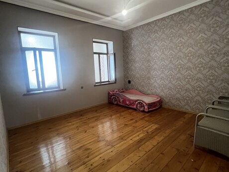 4 otaqlı köhnə tikili - Bakıxanov q. - 98 m²