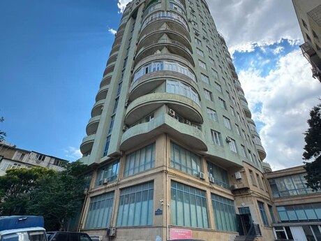 Объявление №6255424 - Баку, м. Иншаатчылар, 4-комн., 175 м², 13/17 этаж