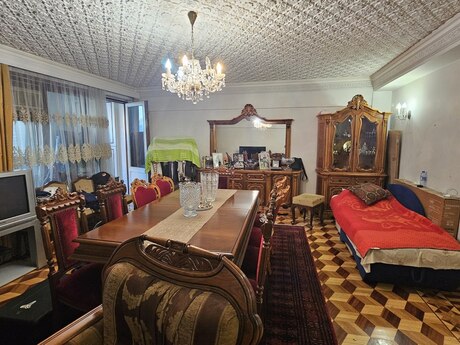 3 otaqlı köhnə tikili - 28 May m. - 90 m²
