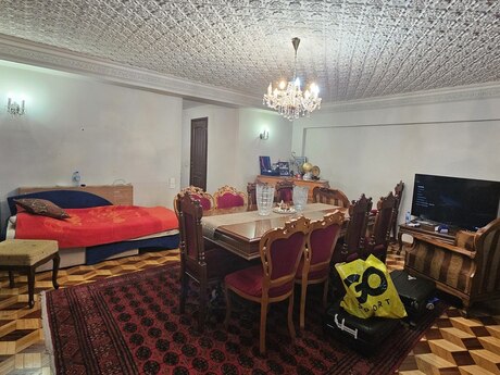 3 otaqlı köhnə tikili - 28 May m. - 90 m²