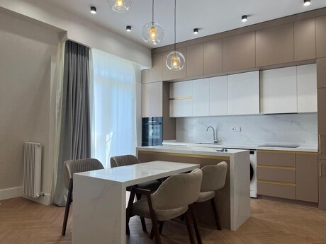 2-room apartment for rent, 85 m², Ağ şəhər: 2 000 ₼/mo 2