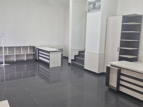 3-комн. офис - Насиминский  р. - 92 м²