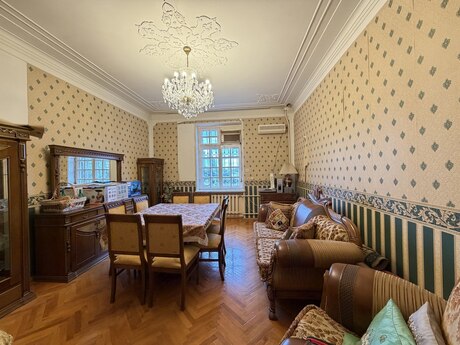 Elan №6255785 - Bakı, Bakıxanov q., 4 otaqlı, 100 m², 4/4 mərtəbə