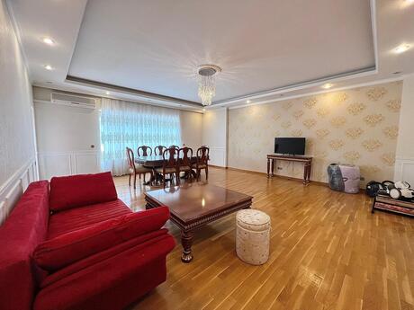 5 otaqlı mənzil, 240 m², Nizami: 740 000 ₼ 4