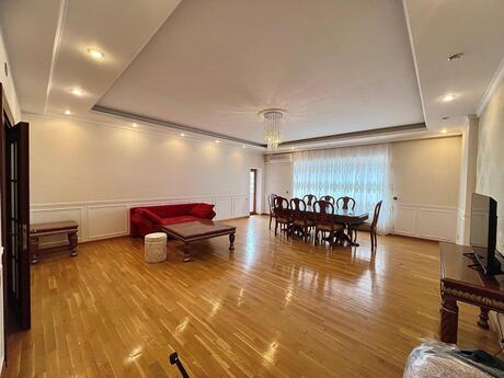 5 otaqlı mənzil, 240 m², Nizami: 740 000 ₼ 3