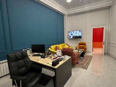 4 otaqlı ofis - Nizami m. - 280 m²
