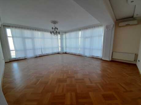 4-room apartment, 260 m², 28 May: 600 000 ₼ 3