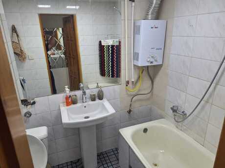 2 otaqlı köhnə tikili - 8 Noyabr m. - 50 m²