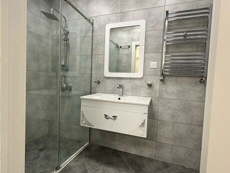 2 otaqlı köhnə tikili - Yeni Günəşli q. - 67 m²
