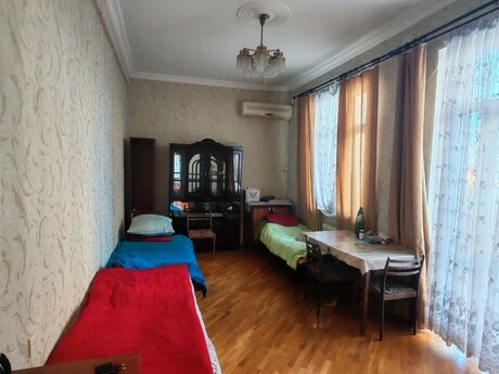 Elan №6257292 - Bakı, Nizami m., 2 otaqlı, 50 m², 2/5 mərtəbə