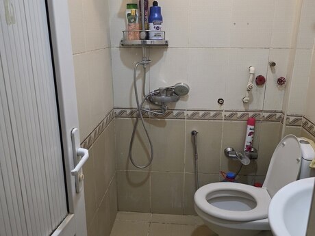 Kirayə 3 otaqlı mənzil, 110 m², İnşaatçılar: 200 ₼/ay 4