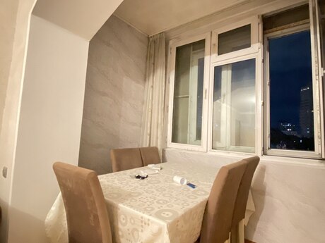 Elan №6257590 - Bakı, 8 Noyabr m., 2 otaqlı, 60 m², 4/5 mərtəbə