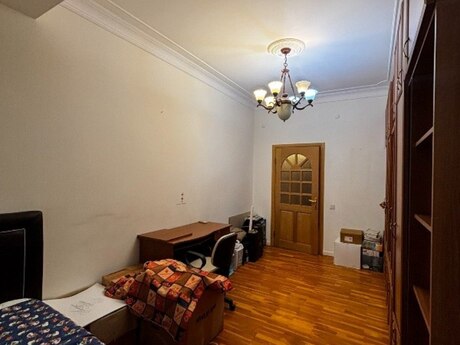 4 otaqlı yeni tikili - 28 May m. - 170 m²