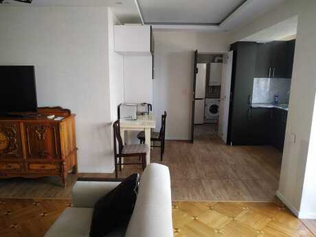 3-room apartment for rent, 89 m², Yasamal: 1 000 ₼/mo 3
