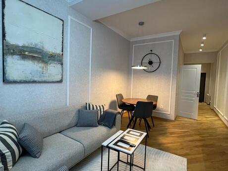 Kirayə 2 otaqlı mənzil, 80 m², 28 May: 2 200 ₼/ay 2