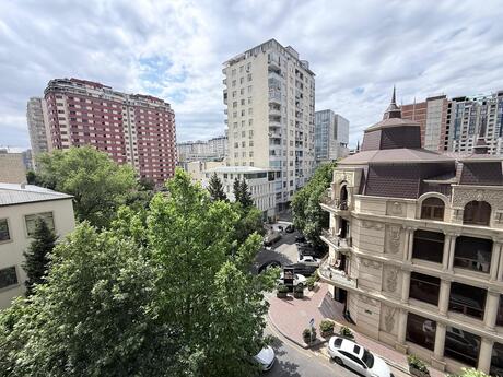 3 otaqlı yeni tikili - Nəsimi r. - 130 m²