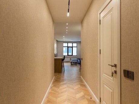 Kirayə 2 otaqlı mənzil, 90 m², 28 May: 1 700 ₼/ay 4