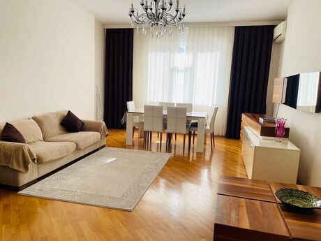 Elan №6258675 - Bakı, Şah İsmayıl Xətai m., 3 otaqlı, 118 m², 5/17 mərtəbə