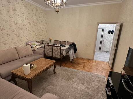 4 otaqlı mənzil, 90 m², 28 May: 245 000 ₼ 2