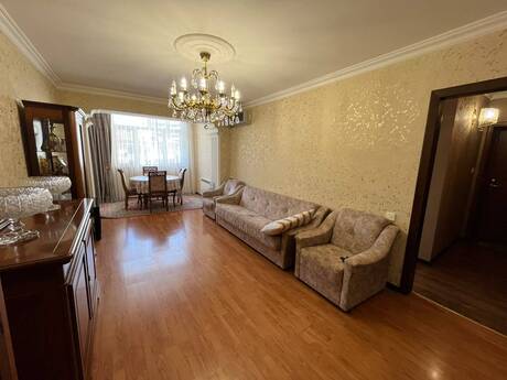 3 otaqlı köhnə tikili - Elmlər Akademiyası m. - 70 m²