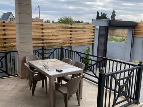 4 otaqlı həyət evi/bağ evi - Novxanı q. - 170 m²