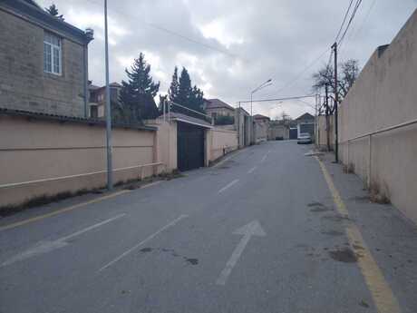 9 otaqlı həyət evi/bağ evi - Binəqədi r. - 360 m²