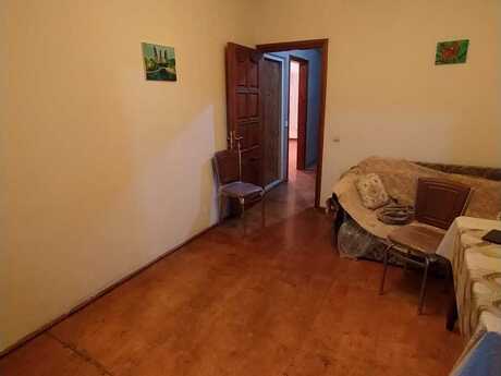 3 otaqlı köhnə tikili - Yeni Günəşli q. - 60 m²