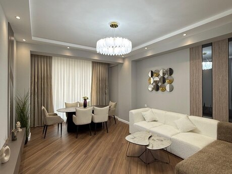 3 otaq · 113 m² · 4/16 mərtəbə, Azadlıq Prospekti
