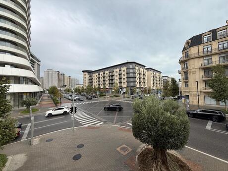 3 rooms · 130 m² · floor 2/6, Ağ şəhər