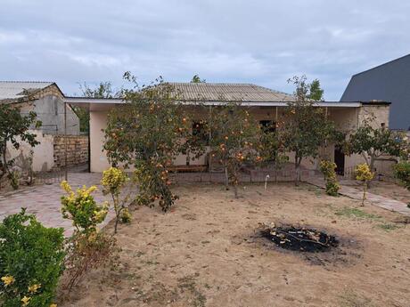 4 otaqlı həyət evi/bağ evi - Novxanı q. - 117 m²