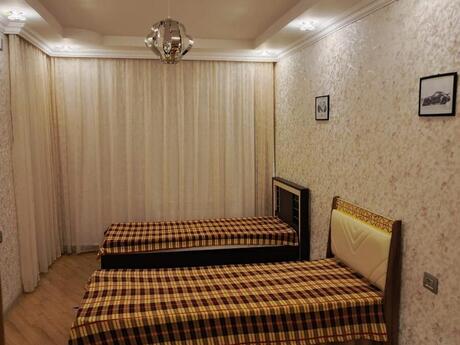 3 otaqlı yeni tikili - 8 Noyabr m. - 130 m²