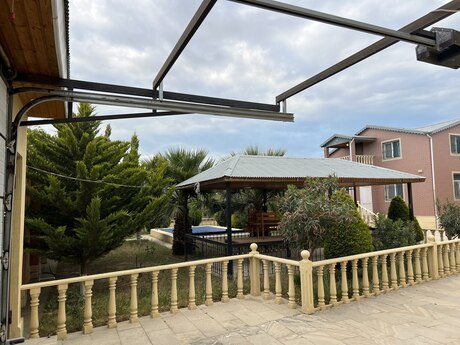 4 otaq · 200 m², Buzovna