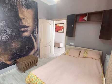 5 otaqlı həyət evi/bağ evi - Novxanı q. - 220 m²