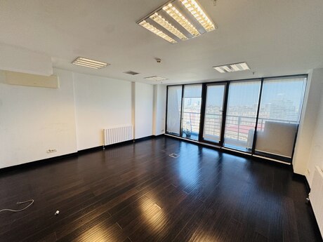 4-комн. офис - м. Шах Исмаил Хатаи - 140 м²