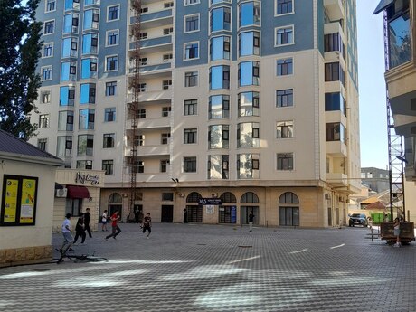 3 otaq · 135 m² · 5/16 mərtəbə, Azadlıq Prospekti