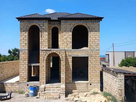 5 otaqlı həyət evi/bağ evi - Novxanı q. - 170 m²
