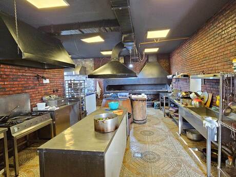 Obyekt - 28 May m. - 1100 m²