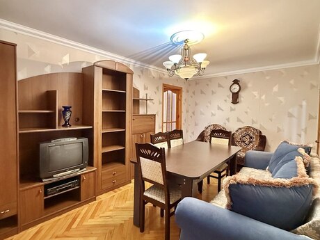4 otaqlı köhnə tikili - Nəsimi r. - 70 m²
