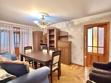 Elan №6262329 - Bakı, Nəsimi r., 4 otaqlı, 70 m², 3/5 mərtəbə