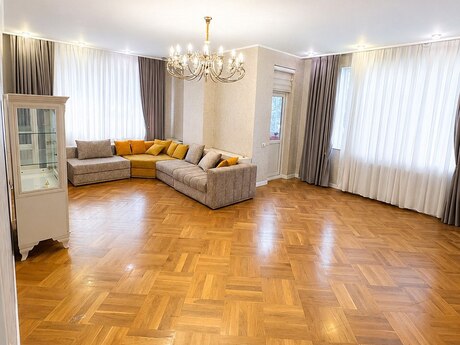 Elan №6261960 - Bakı, Elmlər Akademiyası m., 3 otaqlı, 131 m², 2/17 mərtəbə