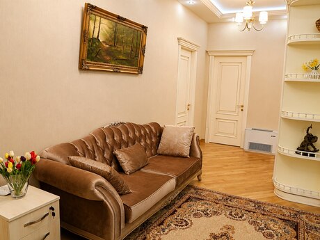 3 otaqlı mənzil, 170 m², Nizami: 650 000 ₼ 3