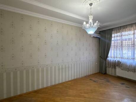 8 otaqlı həyət evi/bağ evi - Gənclik m. - 650 m²
