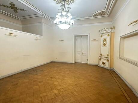 10 otaqlı köhnə tikili - İçəri Şəhər m. - 361 m²