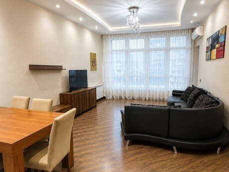 Объявление №6262375 - Баку, м. Шах Исмаил Хатаи, 2-комн., 90 м², 13/17 этаж