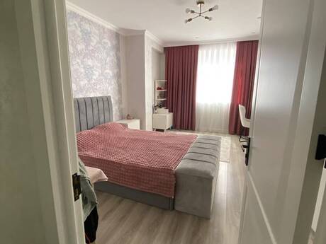 3 otaqlı yeni tikili - İnşaatçılar m. - 136 m²